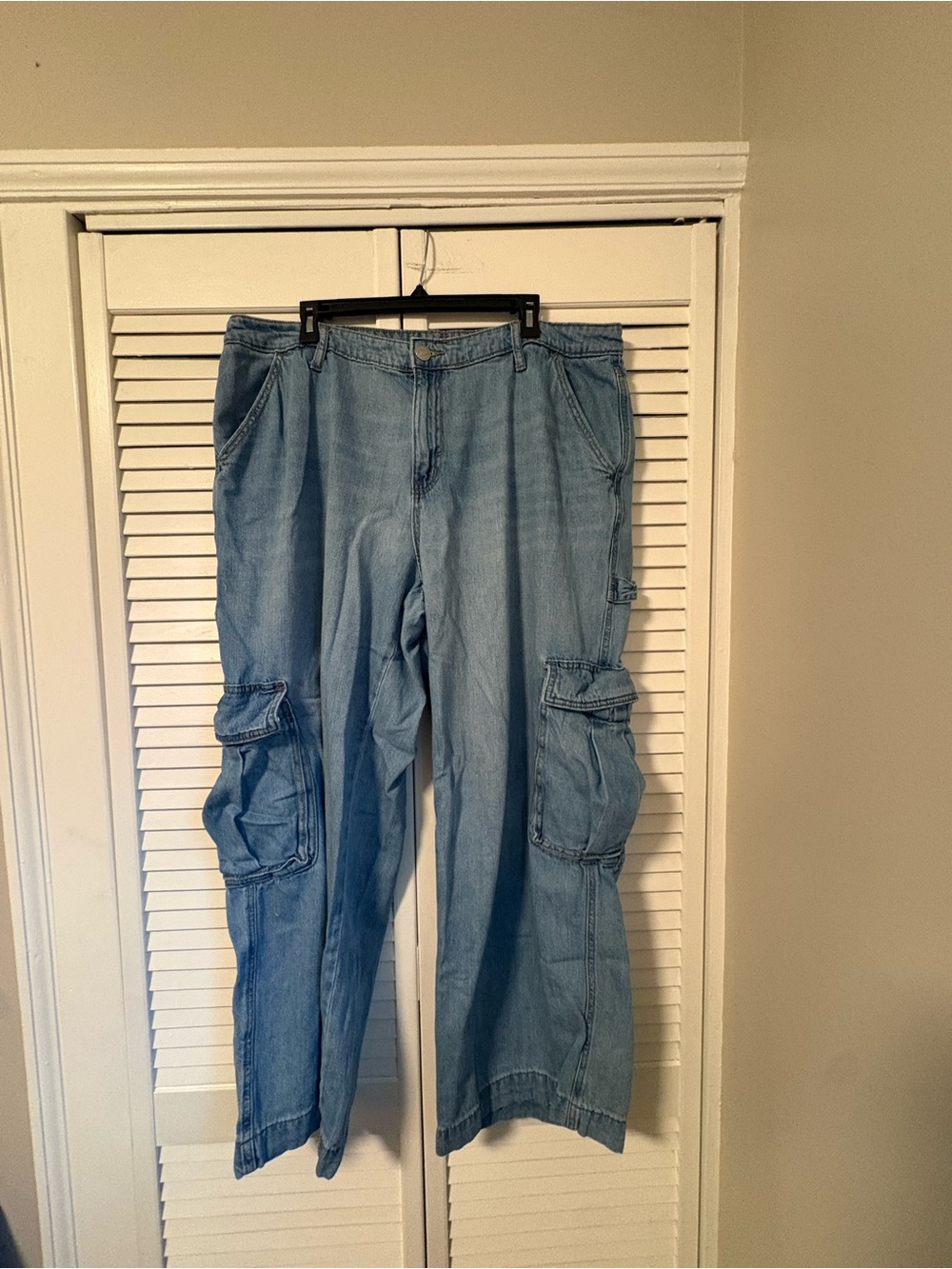 wild fable Women’s Light Blue Relaxed Cargo Jeans